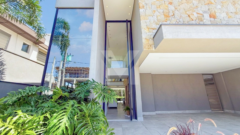 Casa de Alto Padrão com 6 Suítes, Piscina e Hidromassagem na Riviera: 3ª foto da galeria de imagens do imóvel