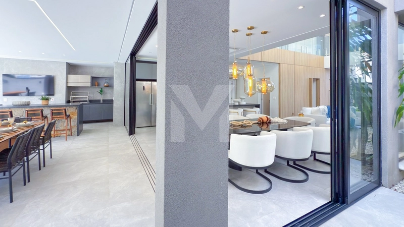 Casa de Alto Padrão com 6 Suítes, Piscina e Hidromassagem na Riviera: 18ª foto da galeria de imagens do imóvel
