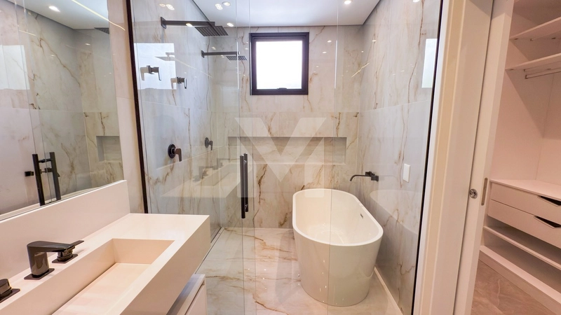 Casa de Alto Padrão com 6 Suítes, Piscina e Hidromassagem na Riviera: 53ª foto da galeria de imagens do imóvel