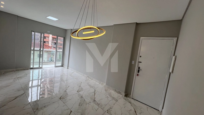 Reformado, espaçoso e bem localizado!