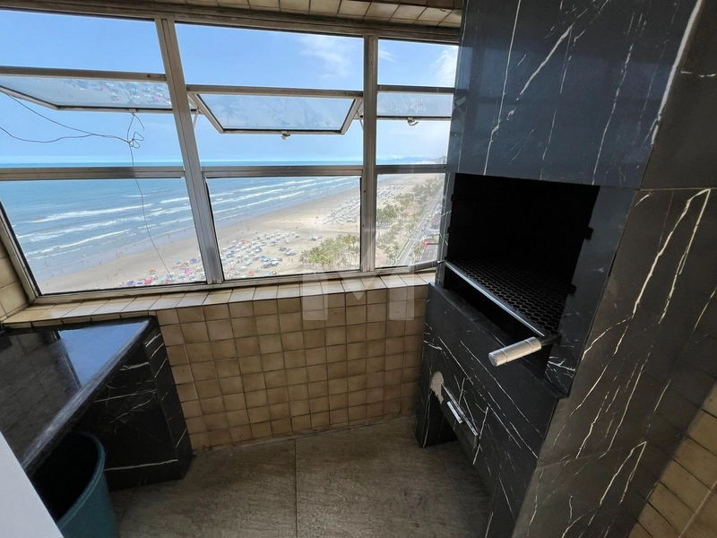 Apartamento com vista para o mar e lazer completo