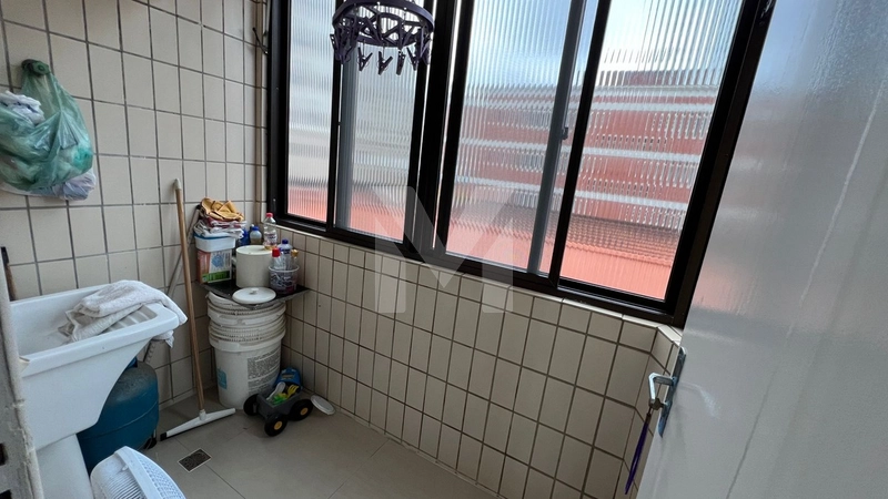 Apartamento espaçoso a uma quadra da praia: 2ª foto da galeria de imagens do imóvel