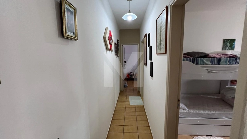 Amplo apartamento mobiliado na Vila Caiçara por R$ 300 mil: 2ª foto da galeria de imagens do imóvel