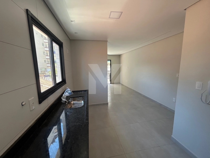 Linda casa de condomínio localizada na Vila Mirim, em Praia Grande