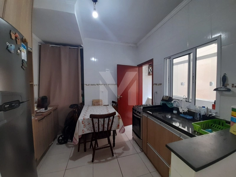 Casa de condomínio completa e bem localizada no Mirim: 2ª foto da galeria de imagens do imóvel