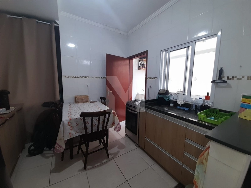 Casa de condomínio completa e bem localizada no Mirim: 3ª foto da galeria de imagens do imóvel