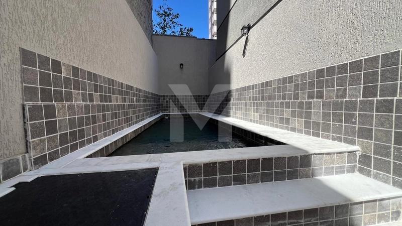 Casa Sobreposta Alta no Caiçara em condomínio com lazer