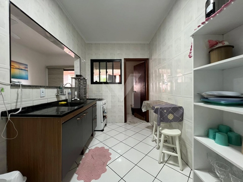 Apto na Ocian com duas sacadas, churrasqueira e vista parcial do mar.: 5ª foto da galeria de imagens do imóvel