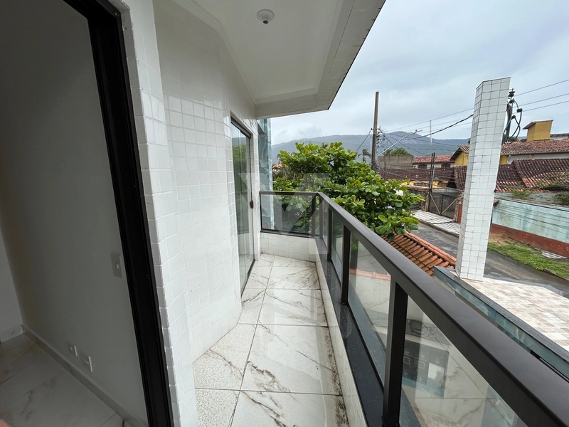 Casa de Condomínio no Jardim Real – 2 Dormitórios, 1 Suíte e Área de L