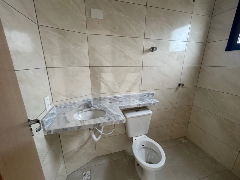 Casa de Condomínio no Jardim Real – 2 Dormitórios, 1 Suíte e Área de L: 4ª foto da galeria de imagens do imóvel