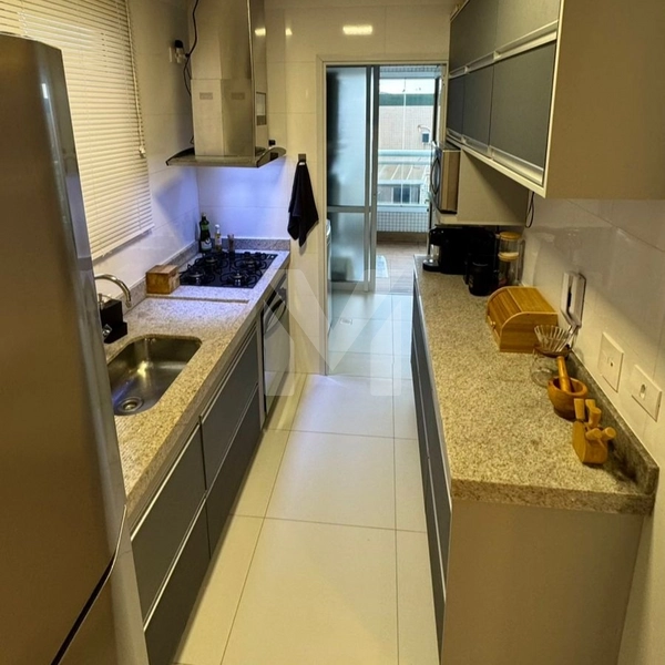 Apartamento amplo no Canto do Forte: 3ª foto da galeria de imagens do imóvel
