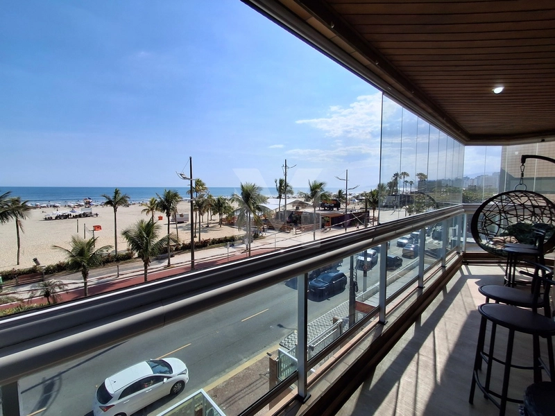 Lindo apartamento frente mar total com 3 dormitórios porteira fechada!