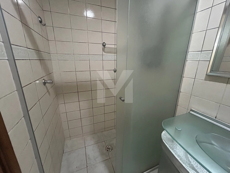 Apartamento 2 Dormitórios em Prédio Frente Mar com Vista Lateral no Ba: 11ª foto da galeria de imagens do imóvel