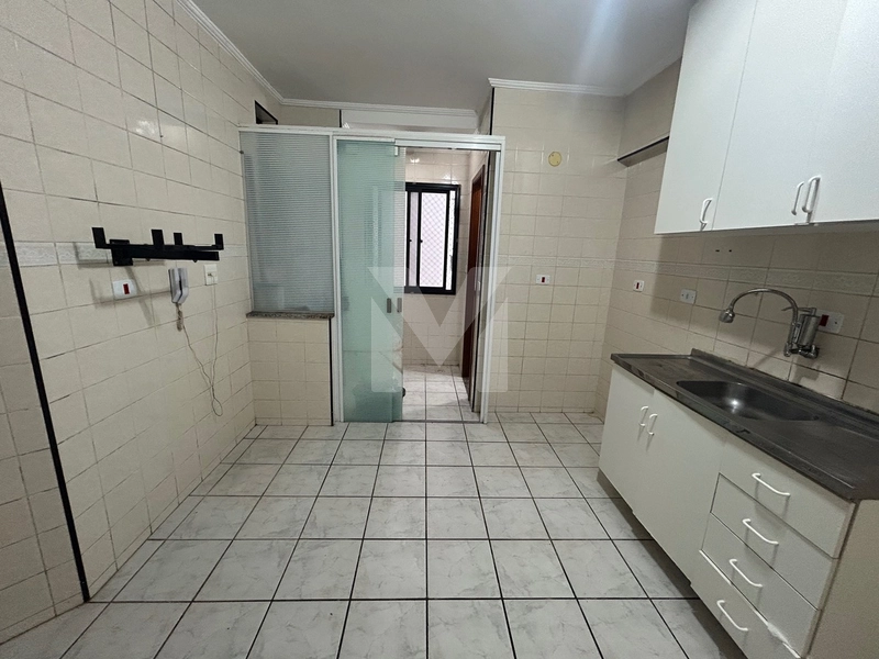 Apartamento 2 Dormitórios em Prédio Frente Mar com Vista Lateral no Ba: 10ª foto da galeria de imagens do imóvel