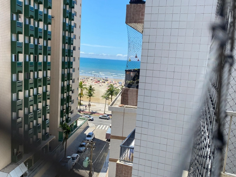 Apartamento Porteira Fechada a 50m da Praia – 2 Dormitórios na Aviação