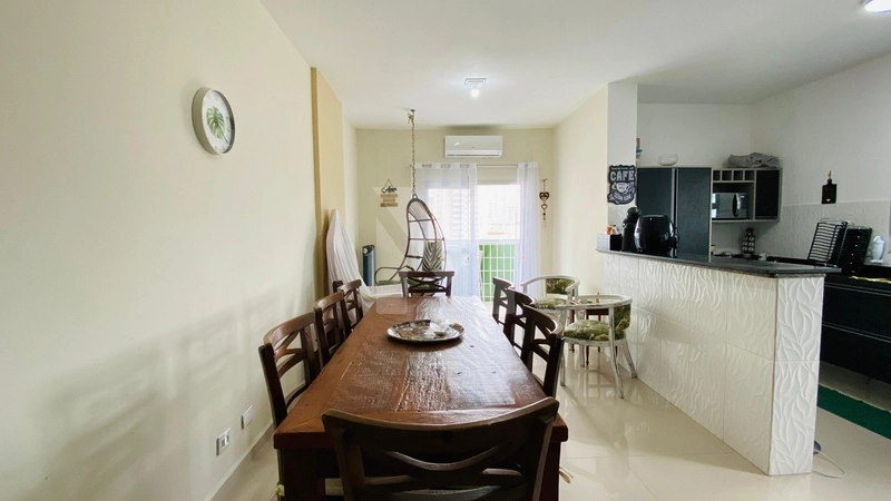 apartamento com vista parcial para o mar e pertinho da praia: 2ª foto da galeria de imagens do imóvel