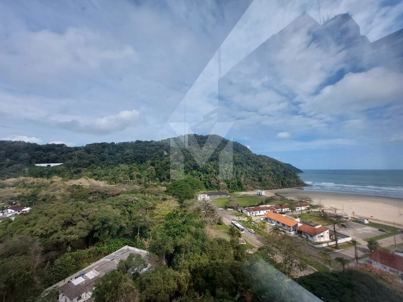 Apartamento 3 dormitórios no Canto do Forte com vista para o mar