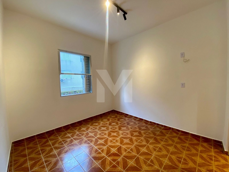 Kitnet à venda no Centro do Boqueirão apenas 50 metros da praia: 3ª foto da galeria de imagens do imóvel