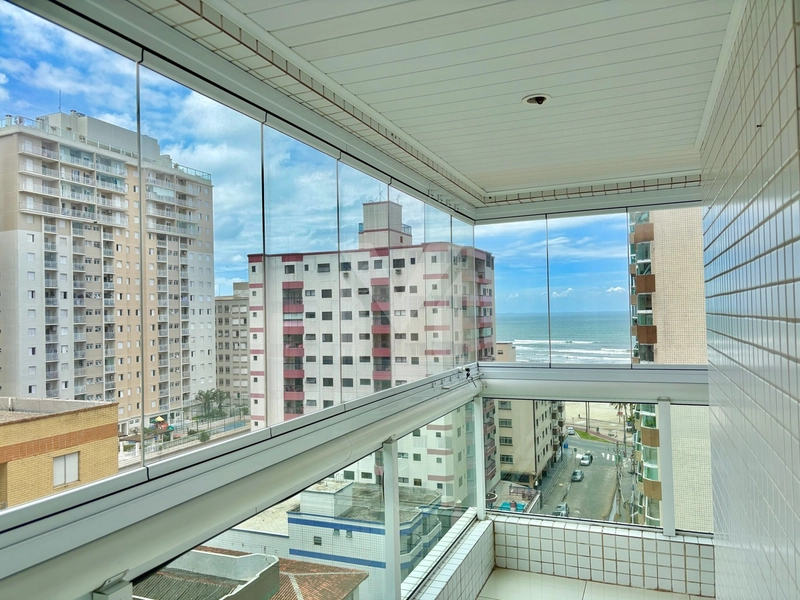 Apartamento 3 dorm.(2 suítes) com vista Mar há 100m da Praia