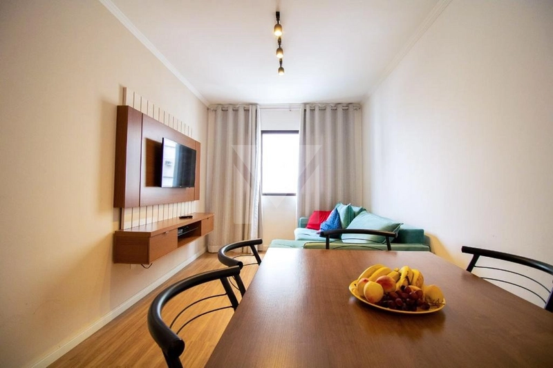 Viva de Frente para o Mar: Apto 2 Dorm Mobiliado na Avenida da Praia