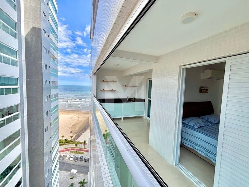 Apartamento para pessoas exigentes em prédio frente ao Mar