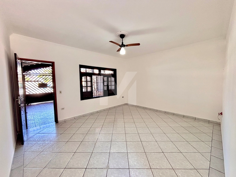 Casa individual na Ocean para locação definitiva há 400m da Praia: 5ª foto da galeria de imagens do imóvel