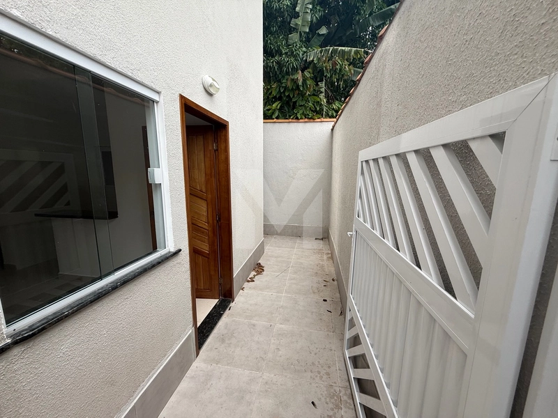 ULTIMA CASA DO CONDOMINIO COM QUINTAL PRIVATIVO