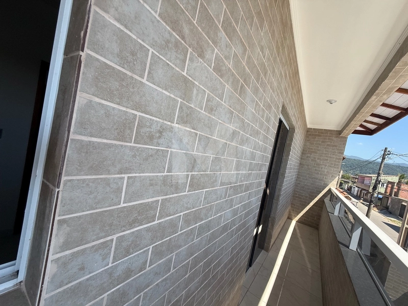 SOBREPOSTA ALTA DE SACADA COM 3 DORMITORIOS SENDO 1 SUITE