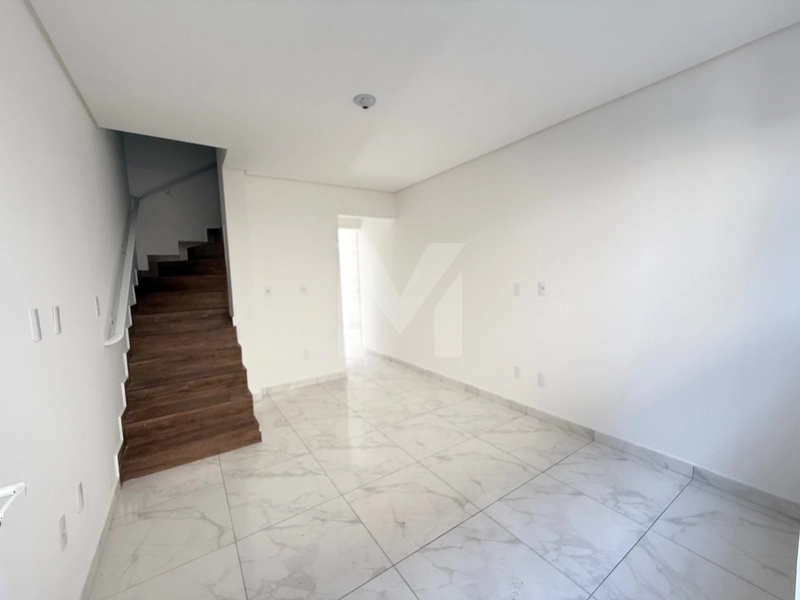 SOBRADO DE CONDOMINIO 2 DORMITORIOS