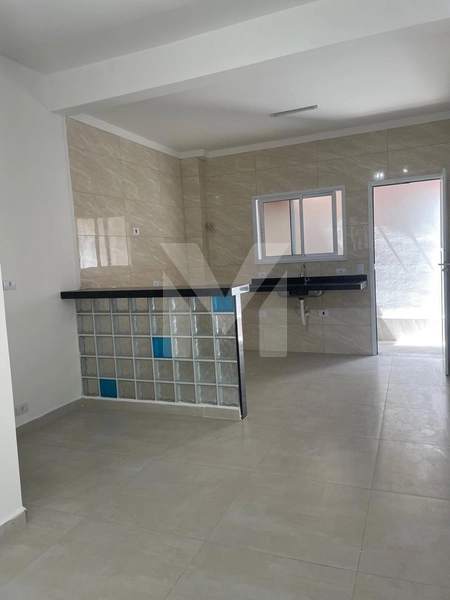 SOBRADO COM 2 DORMITORIOS HÁ 300 METROS DA PRAIA: 3ª foto da galeria de imagens do imóvel