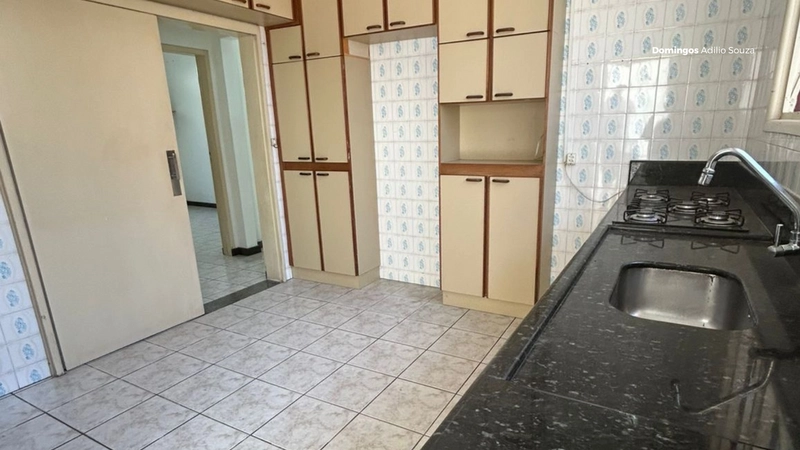 CASA AMPLA COM LOCALIZAÇÃO PRIVILEGIADA- BARREIROS, SÃO JOSÉ/SC: 3ª foto da galeria de imagens do imóvel
