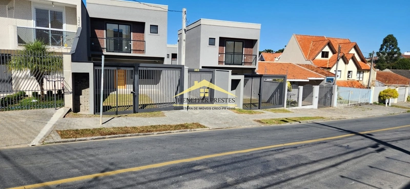 Sobrado novo com 3 Quartos com suíte e 2 Vagas no Boa Vista