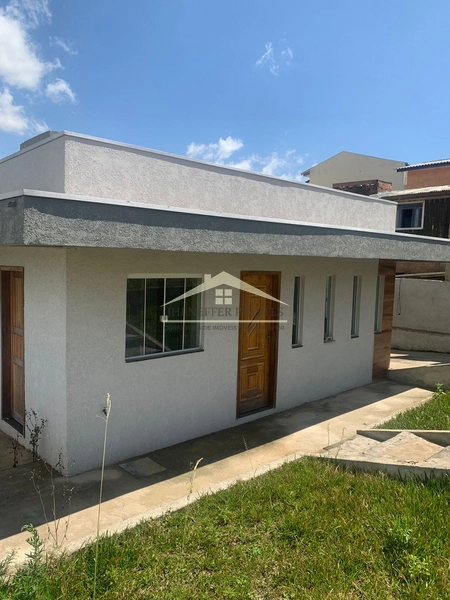 CASA COM 3 QUARTOS SOZINHA NO TERRENO EM CAMPINA GRANDE DO SUL: 2ª foto da galeria de imagens do imóvel