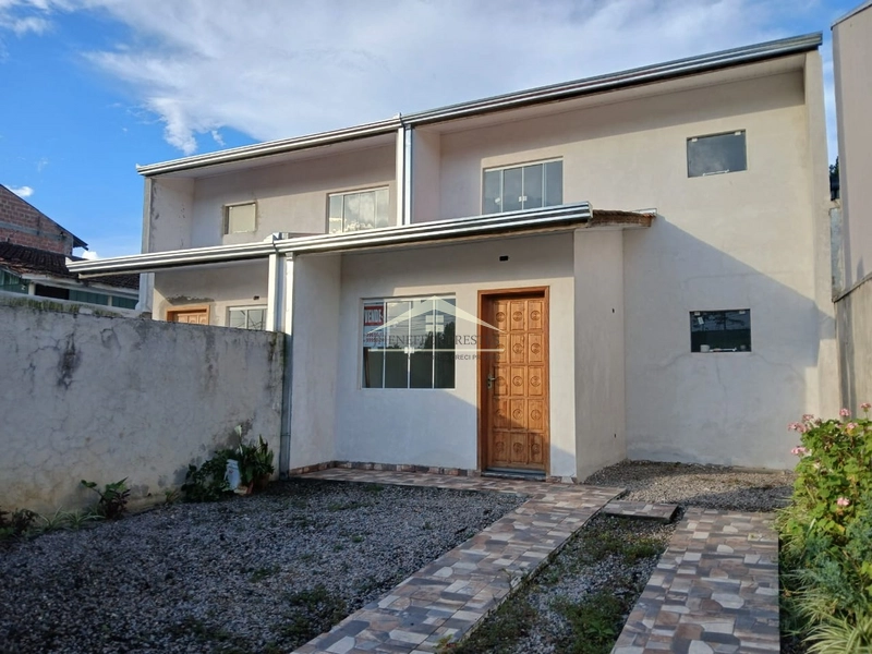 Sobrado a venda com 3 quartos 499MIL, próximo do CLUB SANTA MONICA