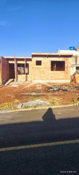 Casa com 3 Quartos e 1 banheiro à Venda, 68 m² por R$ 349.000