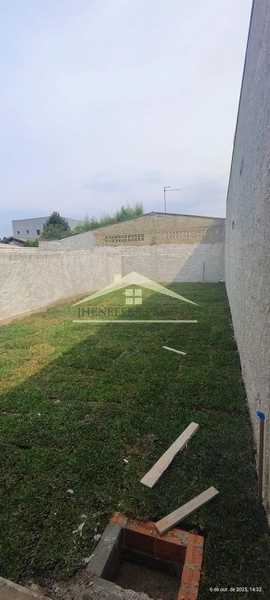 CASA A VENDA NO GUARAITUBA/ RUA ARAPONGAS.: 2ª foto da galeria de imagens do imóvel