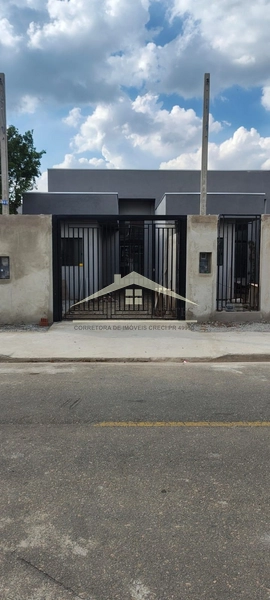 Casa moderna com 3 quartos e pé direito alto à venda no Alto Tarumã