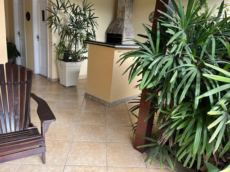 CASA COM 4 QUARTOS (1 SUÍTE) NO JARDIM AMÁLIA: 4ª foto da galeria de imagens do imóvel