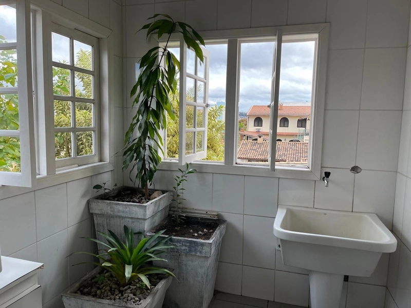 CASA COM 4 QUARTOS (1 SUÍTE) NO JARDIM AMÁLIA: 11ª foto da galeria de imagens do imóvel