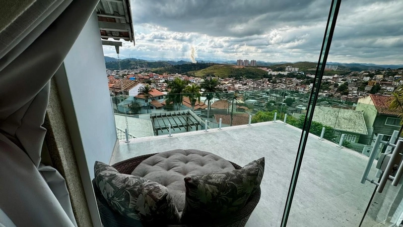 Casa com 3 Suítes na Morada da Colina: 2ª foto da galeria de imagens do imóvel