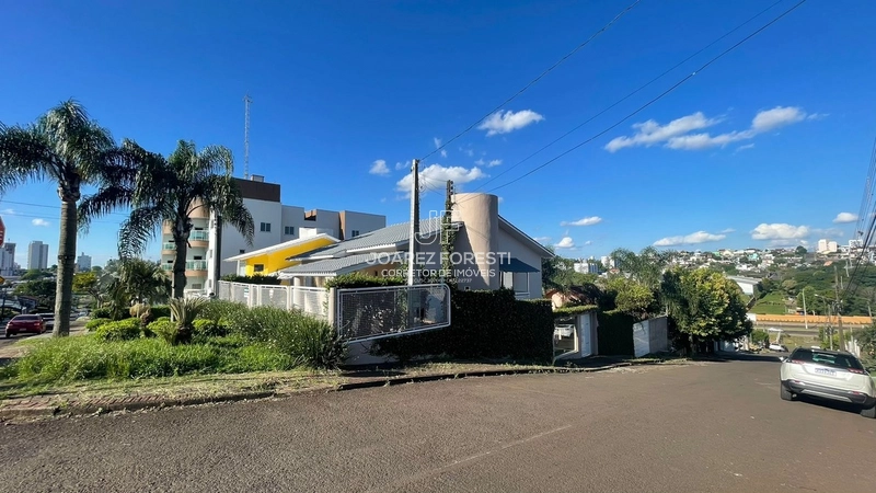 Casa a venda no Bairro Universitário em Chapecó sc.: 1ª foto da galeria de imagens do imóvel