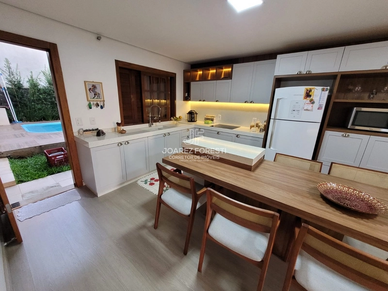 Casa toda mobiliada com piscina no bairro Desbravador em Chapecó -SC.: 3ª foto da galeria de imagens do imóvel