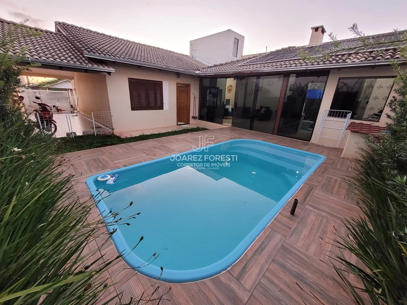 Casa toda mobiliada com piscina no bairro Desbravador em Chapecó -SC.: 8ª foto da galeria de imagens do imóvel