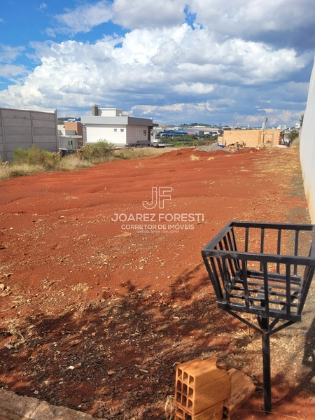 Terreno no Jardim Paraiso, ótimo para construção de barracão.: 2ª foto da galeria de imagens do imóvel