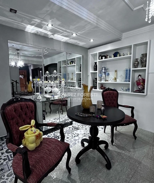 Linda casa com excelente localização a poucas quadras do centro.: 3ª foto da galeria de imagens do imóvel