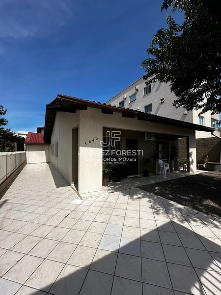 Casa a venda no Bairro Jardim América: 5ª foto da galeria de imagens do imóvel