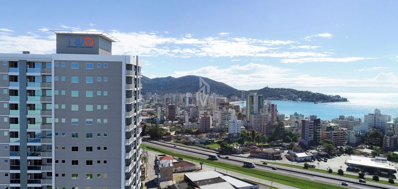 Apartamento 1 suíte e 1 quarto a venda - Tab. das Oliveiras - Itapema: 2ª foto da galeria de imagens do imóvel