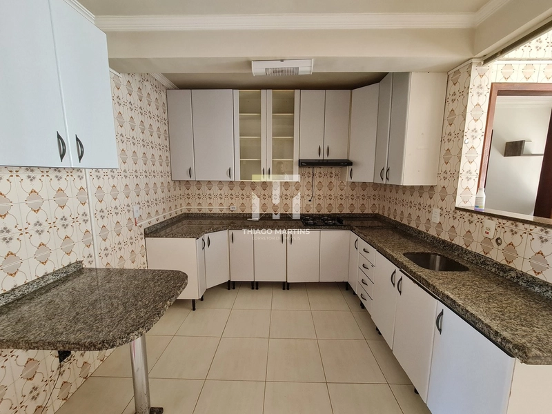 APARTAMENTO COM 3 QUARTOS SEMI-MOBILIADO PARA LOCAÇÃO NO CENTRO: 2ª foto da galeria de imagens do imóvel