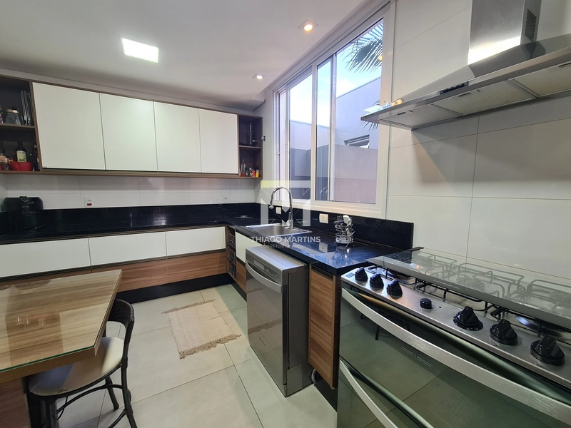 SOBRADO SEMIMOBILIADO VENDA OU LOCAÇÃO EM CONDOMÍNIO FECHADO: 9ª foto da galeria de imagens do imóvel