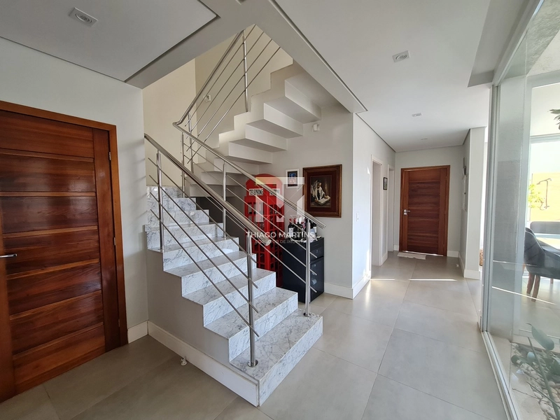 SOBRADO SEMIMOBILIADO VENDA OU LOCAÇÃO EM CONDOMÍNIO FECHADO: 5ª foto da galeria de imagens do imóvel